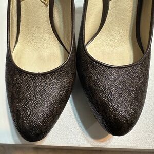 Michael Kors Textured Chocolate Heels